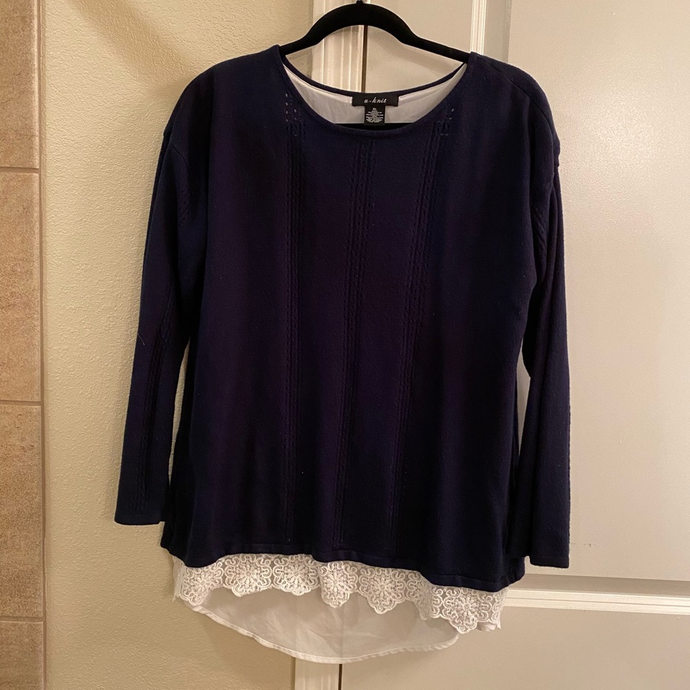 Navy blue women’s sweater, split back. XL